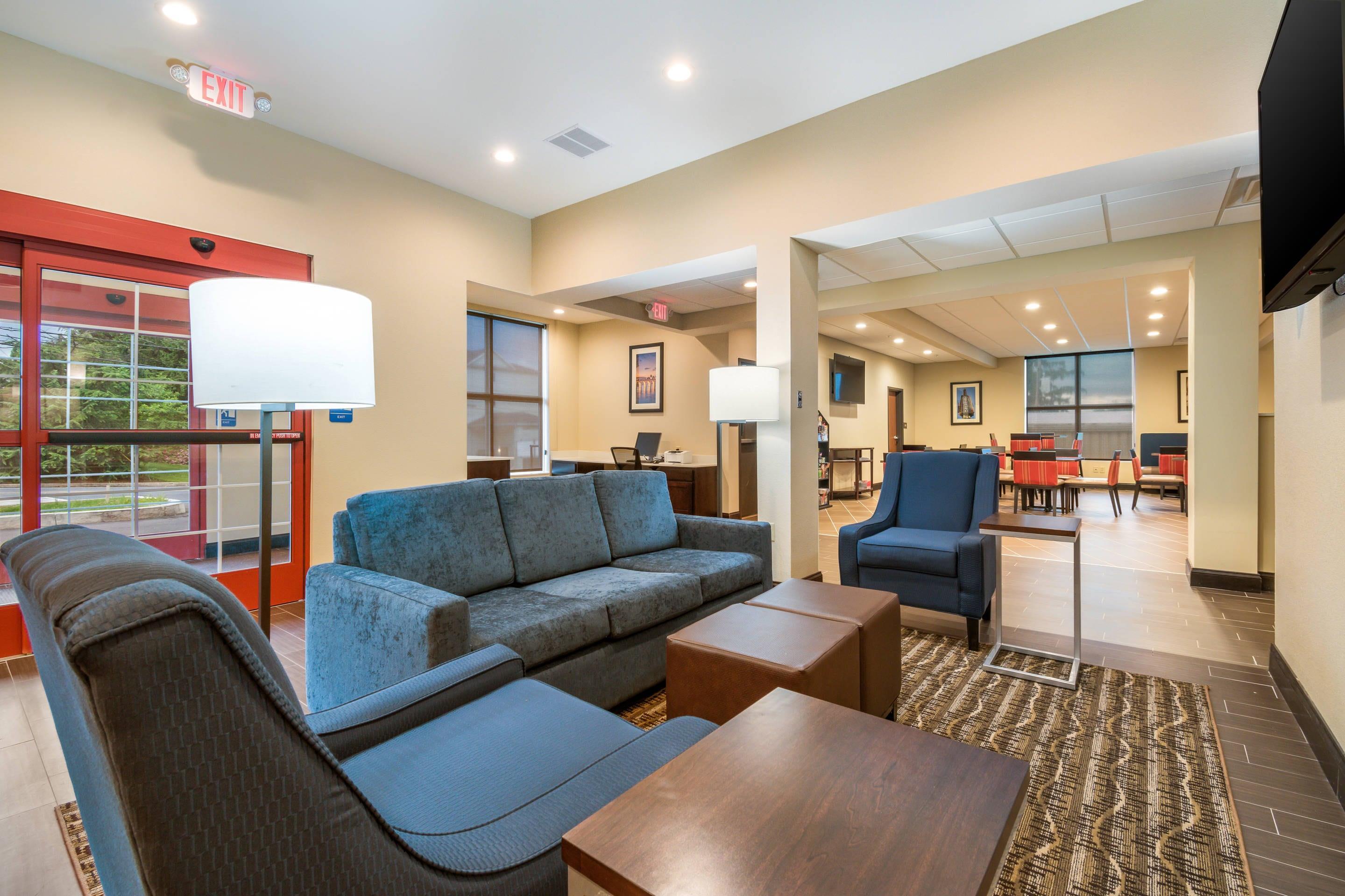 Hotel lobby | Comfort Inn & Suites Harrisburg - Hershey West