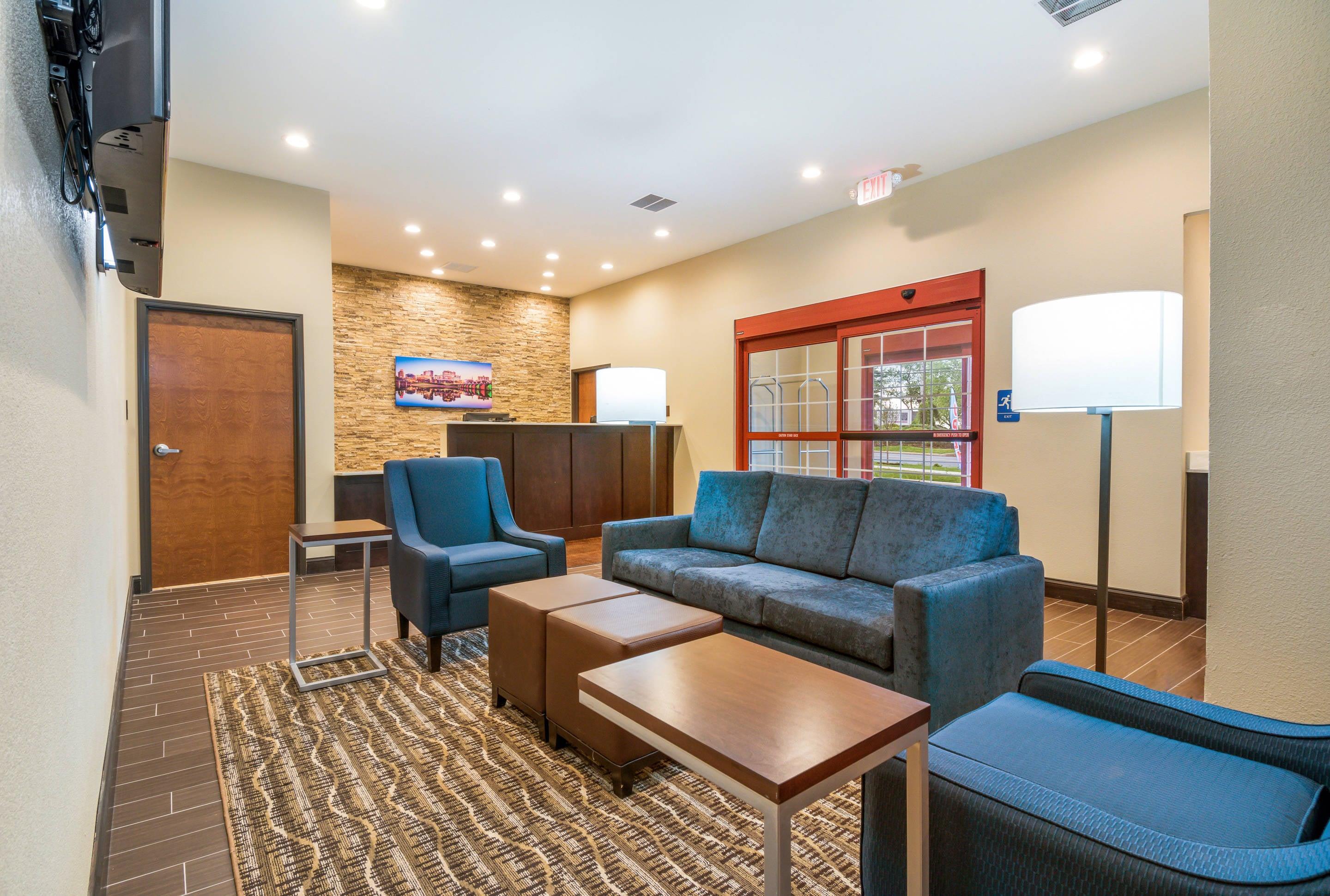 Hotel lobby | Comfort Inn & Suites Harrisburg - Hershey West