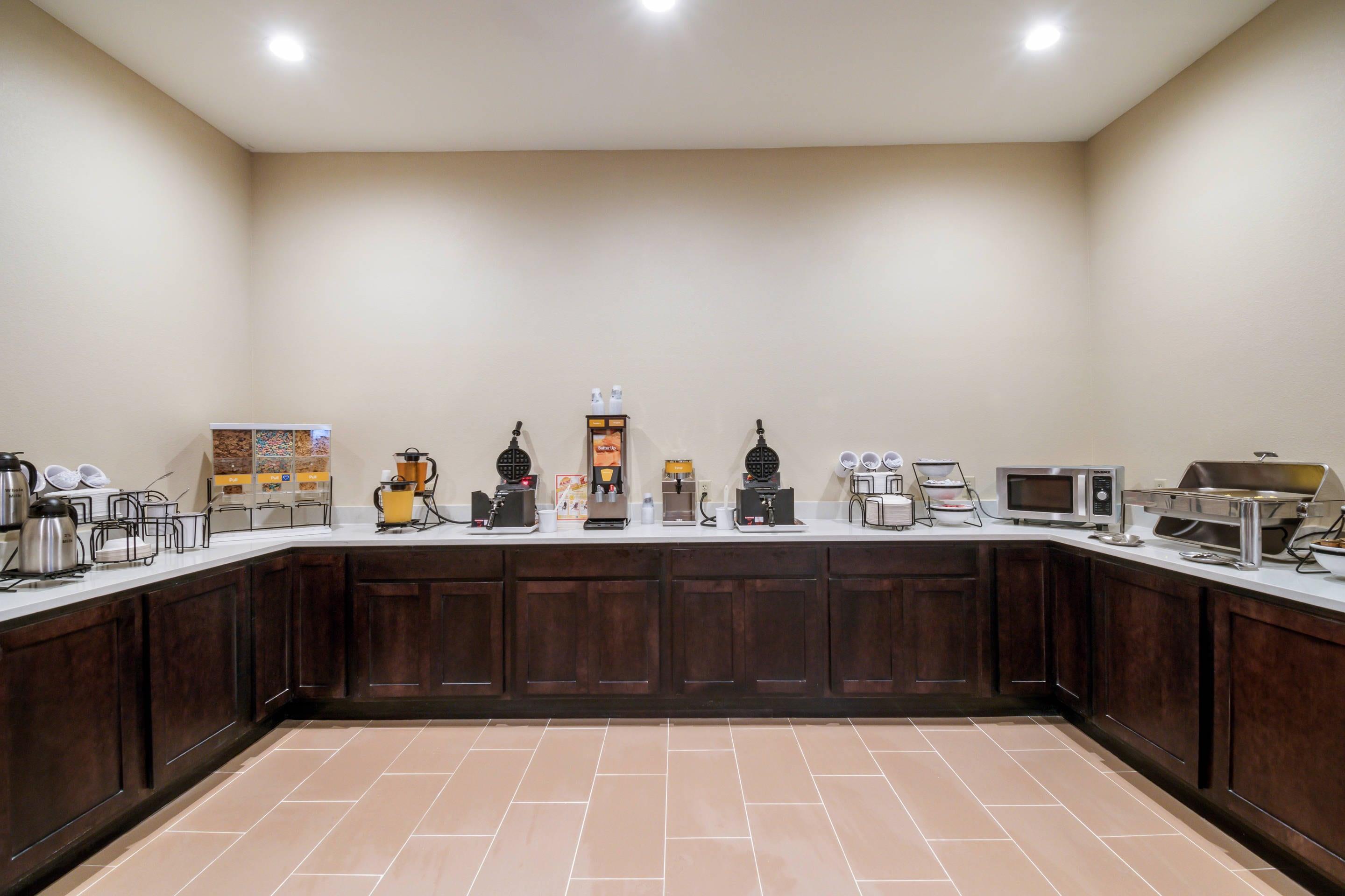 Breakfast counter | Comfort Inn & Suites Harrisburg - Hershey West