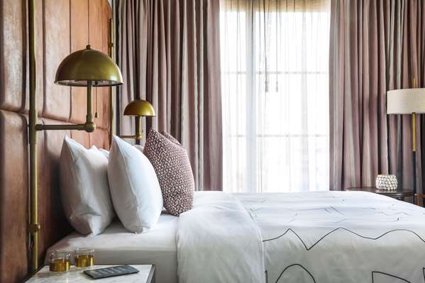  - Hoxton Hotel Fulton Market Chicago - I-90 & I-94, Exit 51B