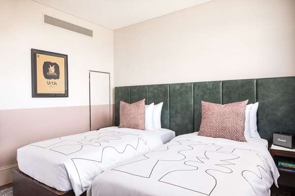  - Hoxton Hotel Fulton Market Chicago - I-90 & I-94, Exit 51B