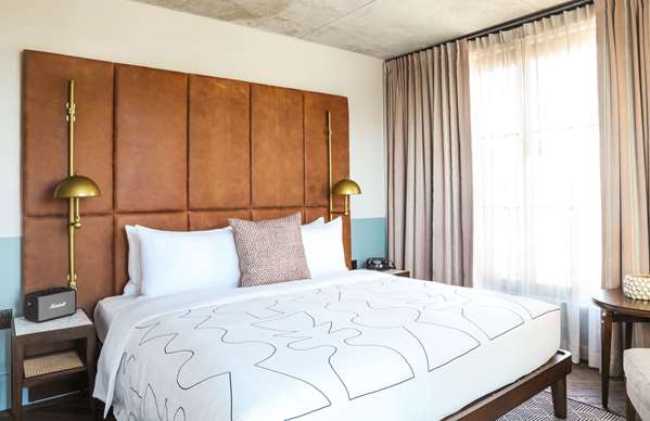  - Hoxton Hotel Fulton Market Chicago - I-90 & I-94, Exit 51B