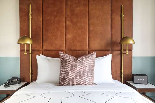  - Hoxton Hotel Fulton Market Chicago - I-90 & I-94, Exit 51B