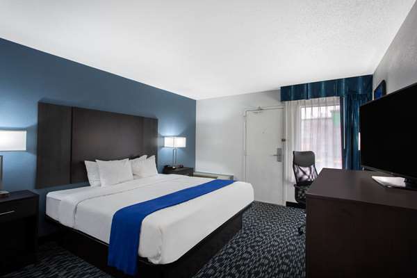  - Baymont Inn & Suites Charlotte - I-85, Exit 41