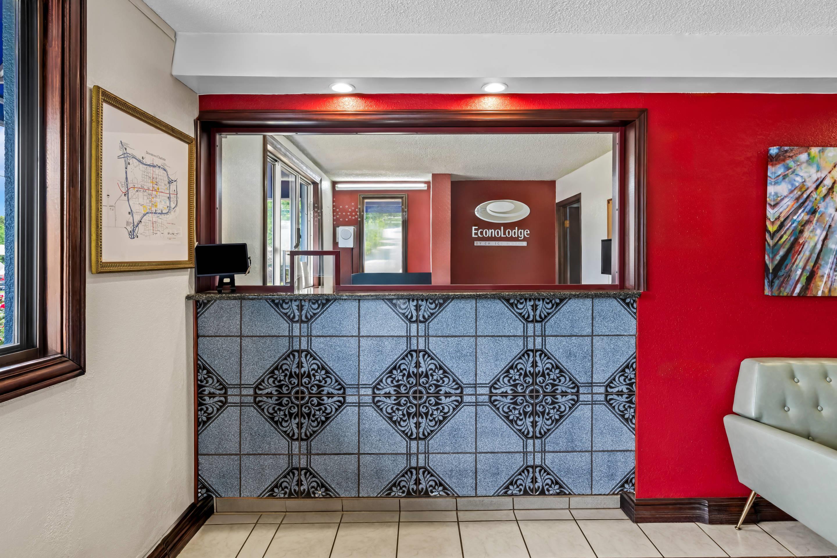 Front desk | Econo Lodge Charlotte Airport Area