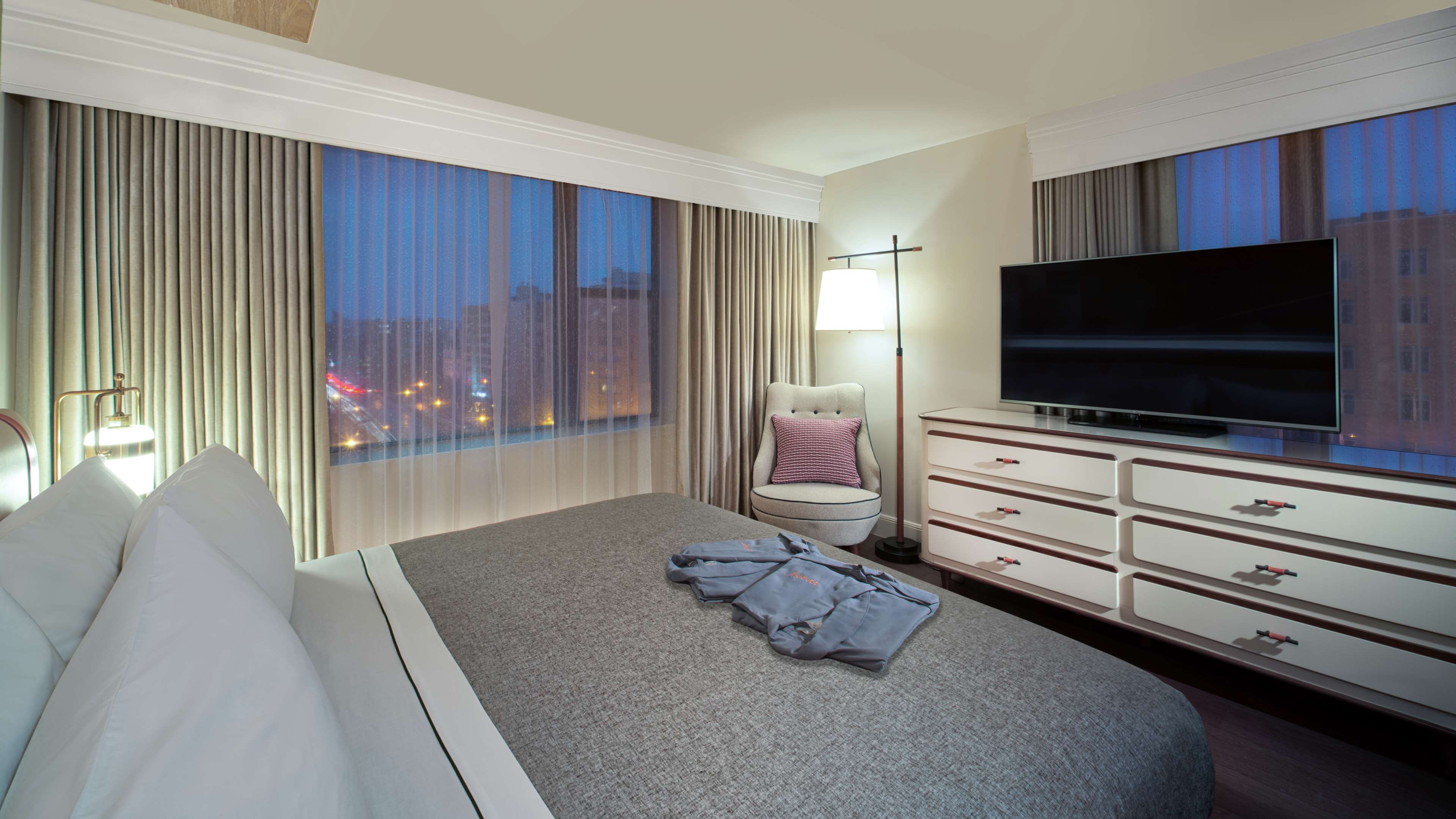 Canopy by Hilton Washington DC Embassy Row Room Type - 1 KING 1 BDRM DELUXE SUITE