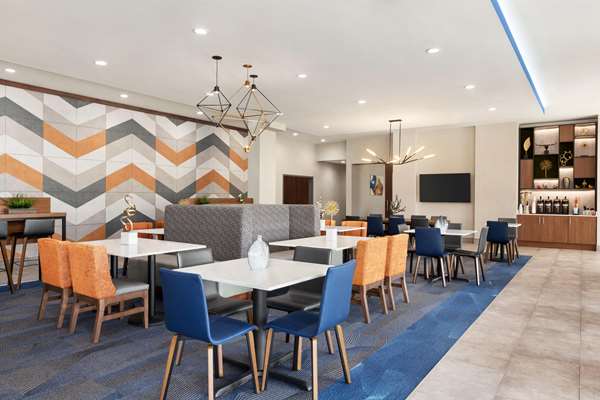  - La Quinta Inn & Suites Brunswick - I-95, Exit 38