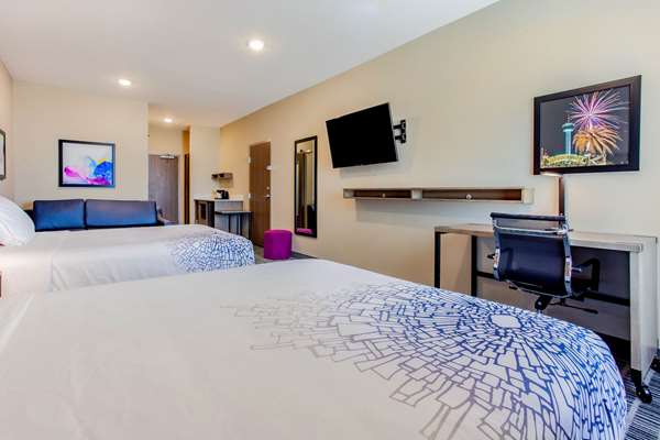  - La Quinta Inn & Suites San Antonio - I-35, Exit 168