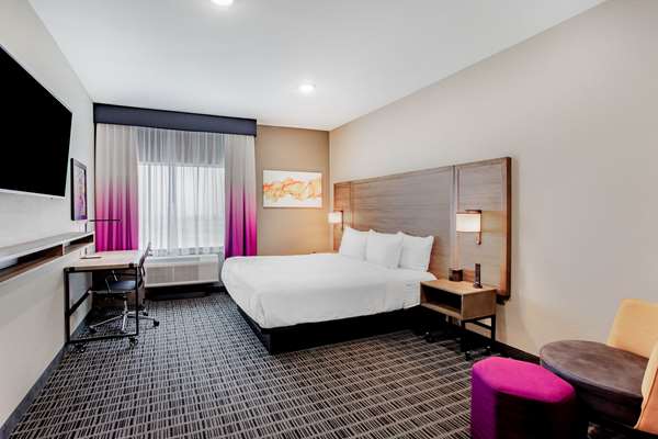  - La Quinta Inn & Suites San Antonio - I-35, Exit 168