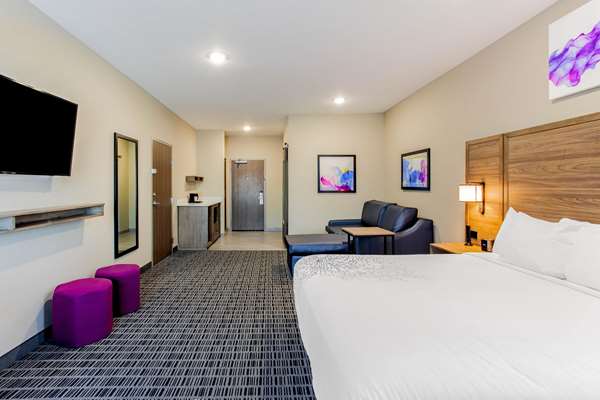 Suite - La Quinta Inn & Suites San Antonio - I-35, Exit 168