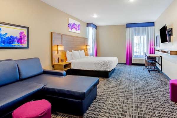 Suite - La Quinta Inn & Suites San Antonio - I-35, Exit 168