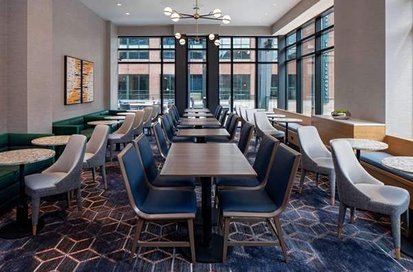 Restaurant - Hyatt Place Hotel Downtown Indianapolis