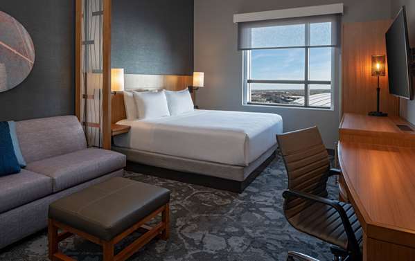  - Hyatt Place Hotel Downtown Indianapolis