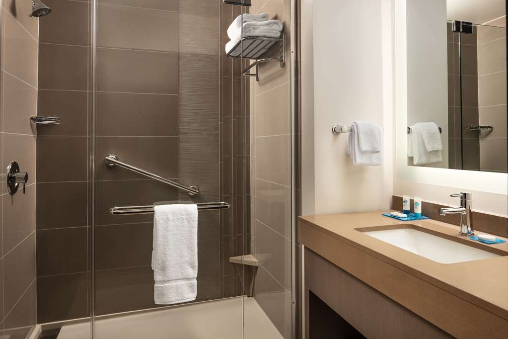 HYATT HOUSE SAN JOSE/CUPERTINO-guestroom-Guest Room,Bathroom,On-Site.jpg