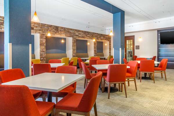 Amenities - Comfort Inn & Suites Brighton - I-76, Exit 21