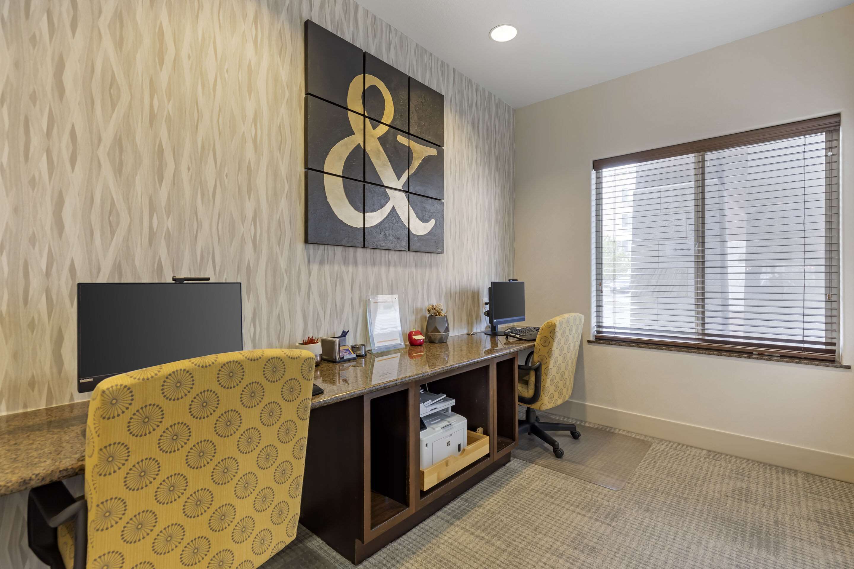Business center | Comfort Inn & Suites Brighton Denver NE Medical Center