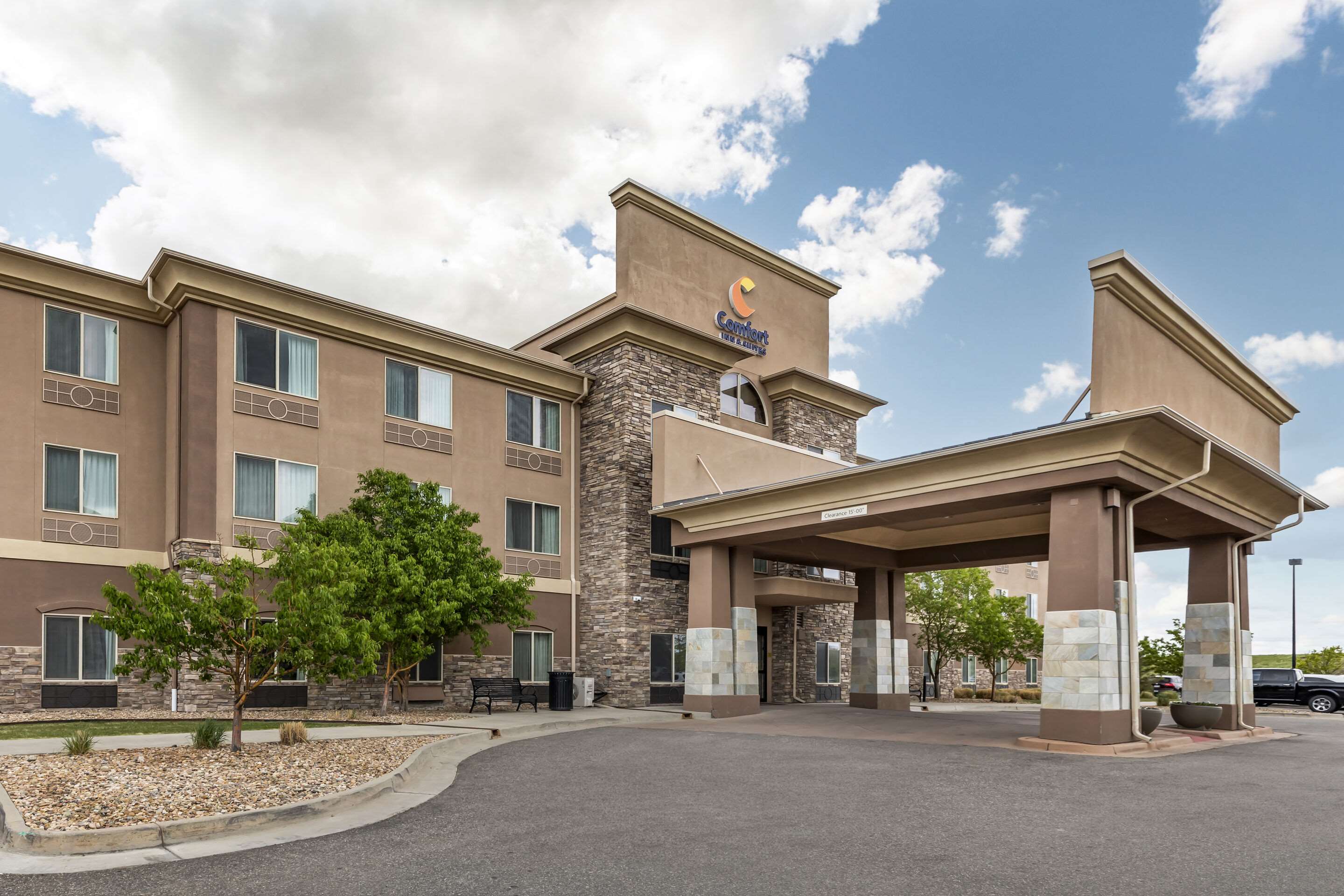 Hotel exterior | Comfort Inn & Suites Brighton Denver NE Medical Center