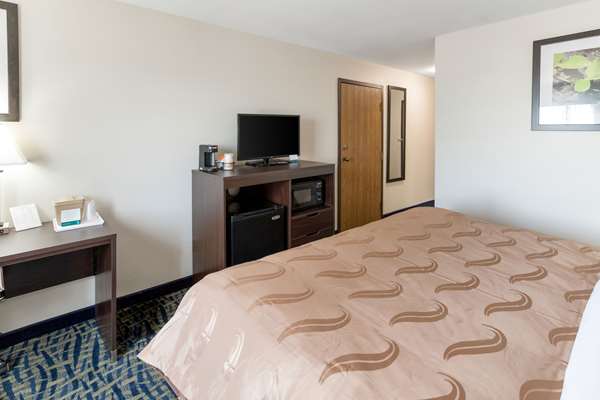  - Quality Inn Rochelle - I-39, Exit 99