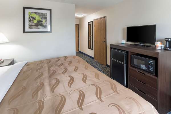  - Quality Inn Rochelle - I-39, Exit 99