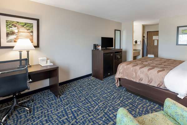  - Quality Inn Rochelle - I-39, Exit 99