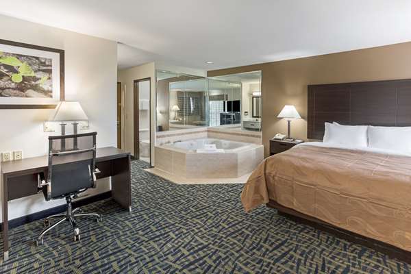 Suite - Quality Inn Rochelle - I-39, Exit 99