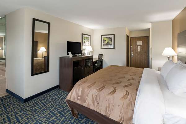 Suite - Quality Inn Rochelle - I-39, Exit 99