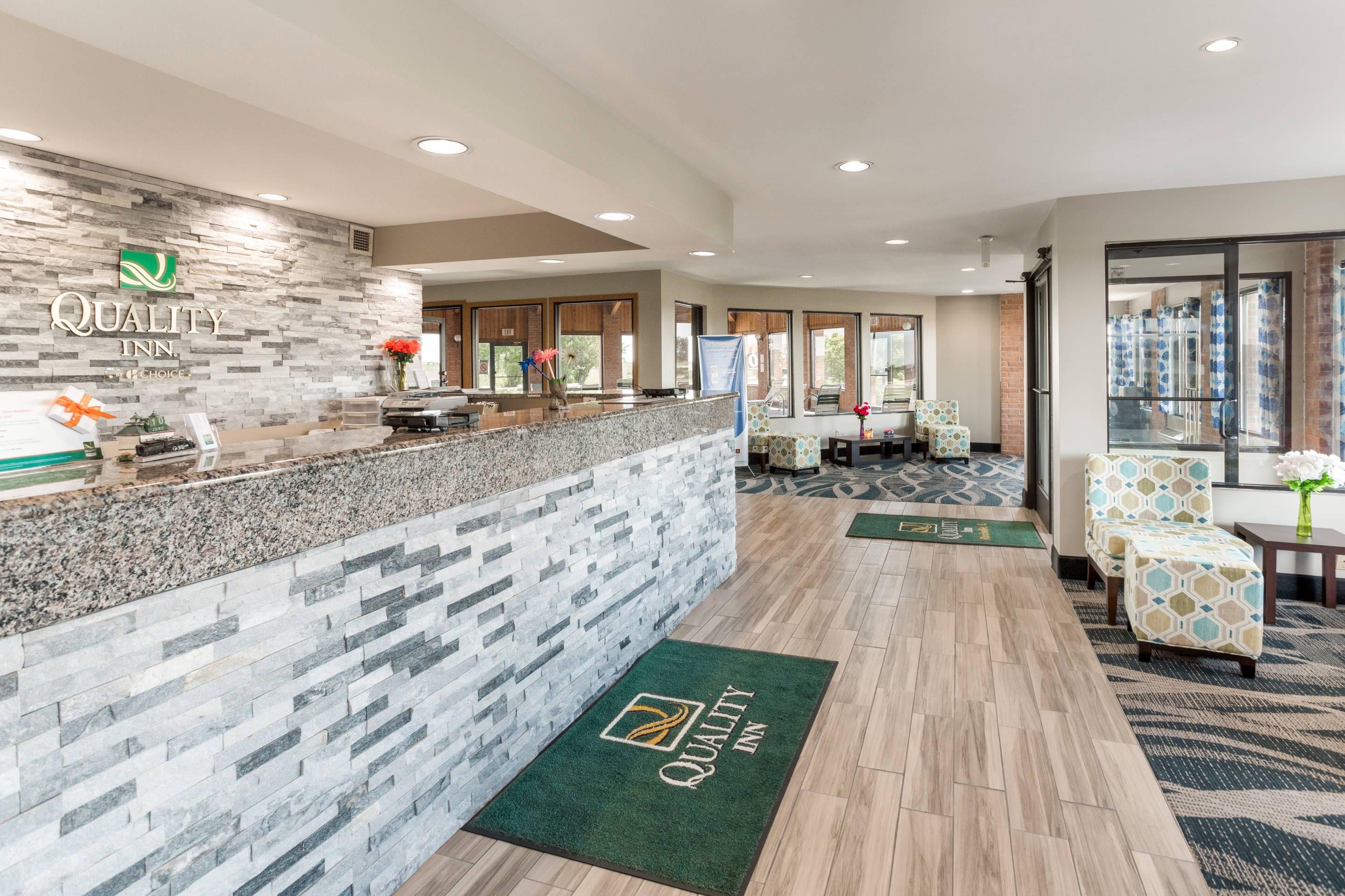 Hotel lobby | Quality Inn
