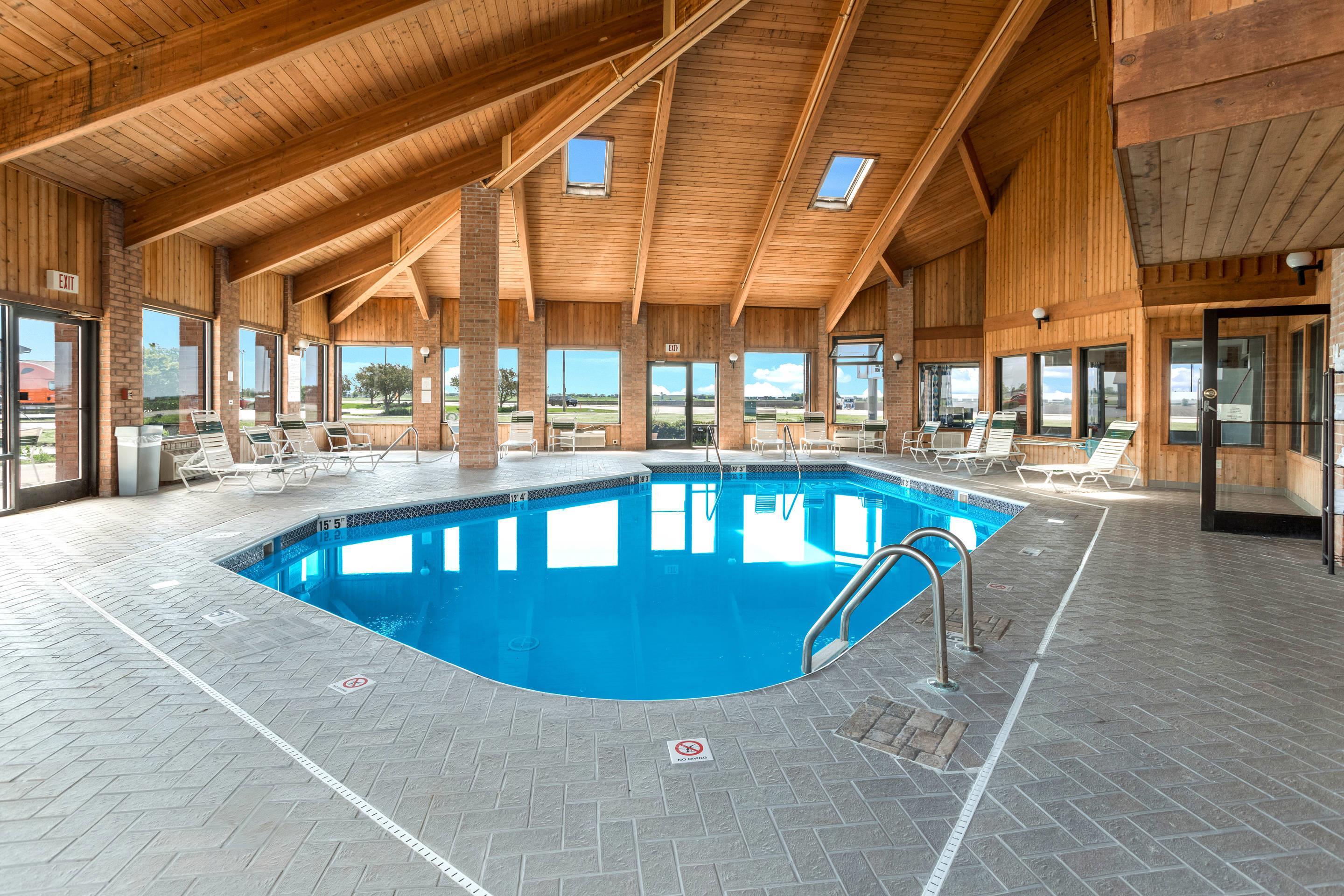 Indoor pool | Quality Inn