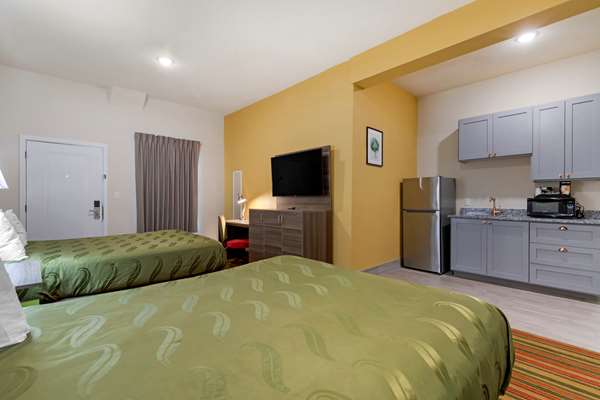 Suite - Quality Inn & Suites Elgin