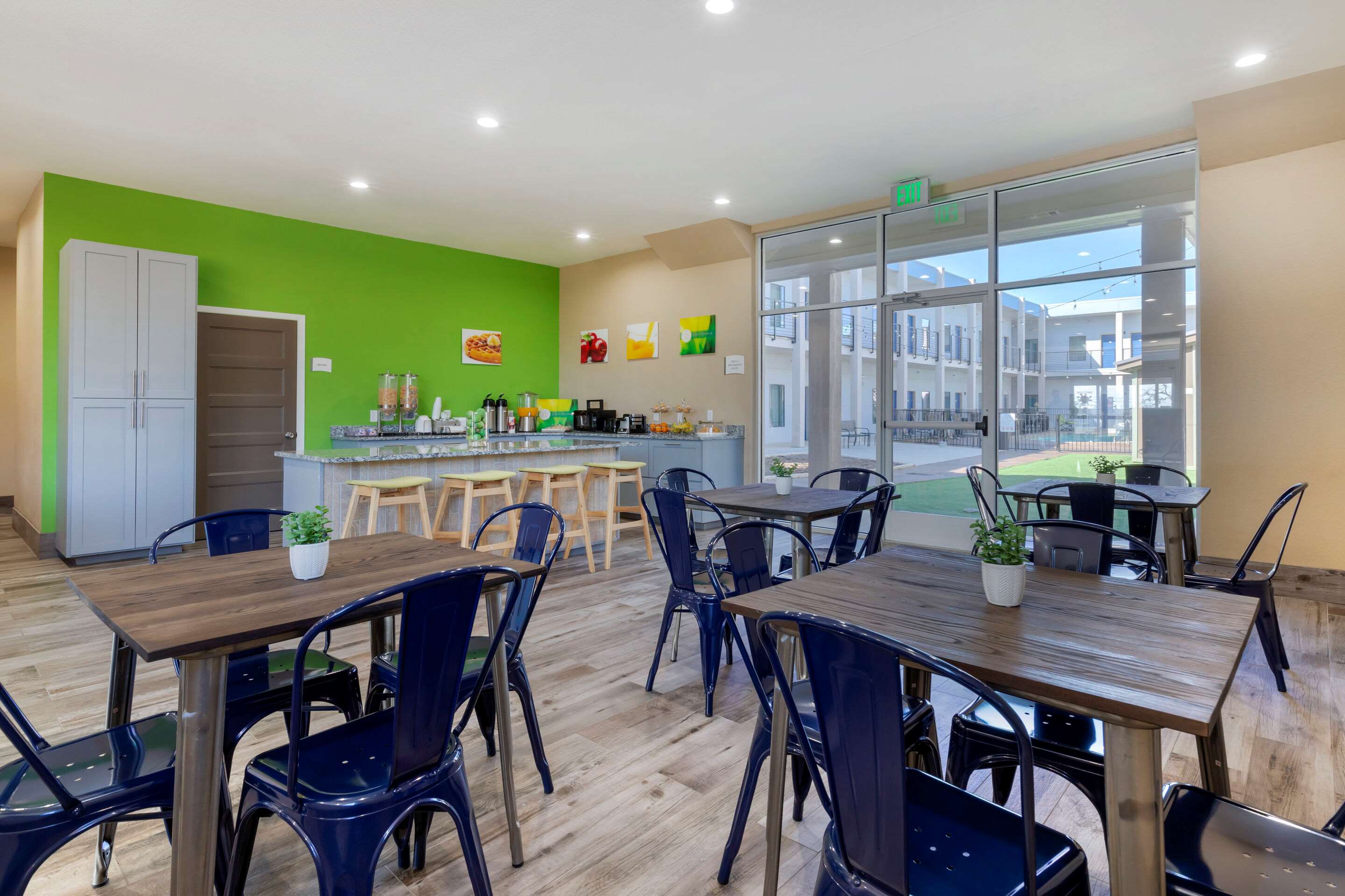 Breakfast area