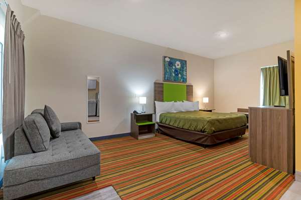 Suite - Quality Inn & Suites Elgin