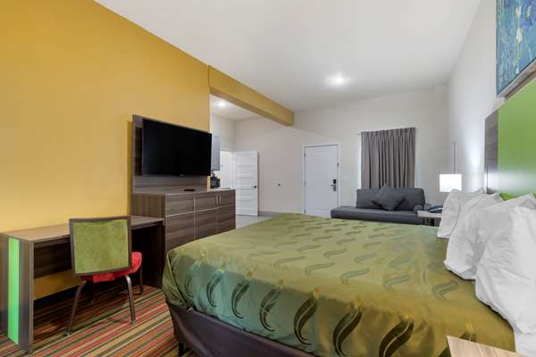 Suite - Quality Inn & Suites Elgin