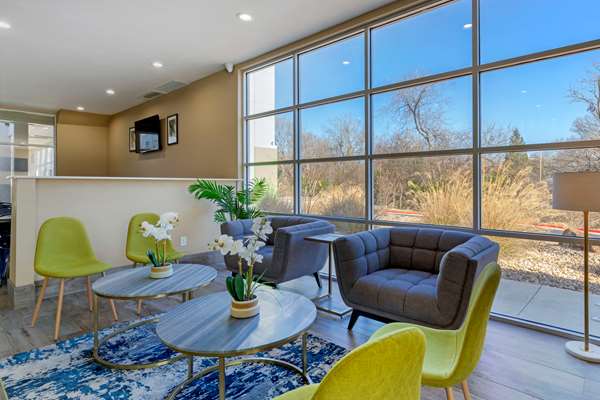  - Quality Inn & Suites Elgin