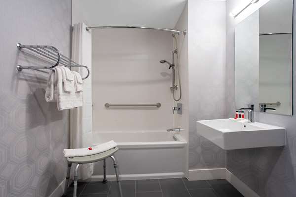  - Microtel Inn & Suites by Wyndham Long Island City