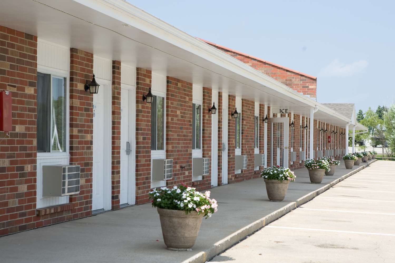 SureStay Hotel by Best Western Cameron, MO See Discounts