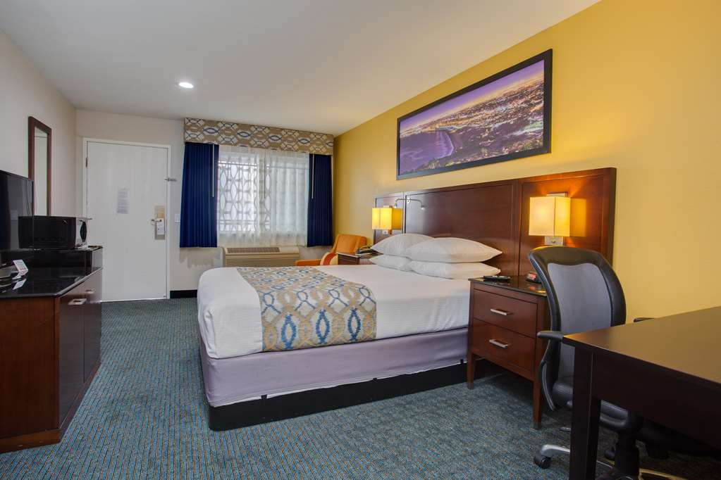 Quality Inn San Diego South - Chula Vista - Tap to explore photos