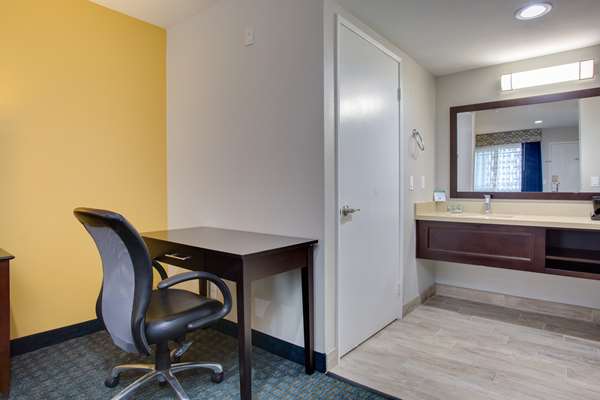  - SureStay Plus by Best Western West Chula Vista - I-5, Exit 7B