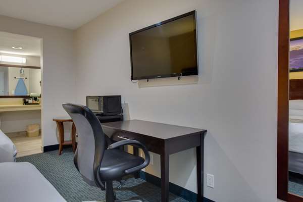  - SureStay Plus by Best Western West Chula Vista - I-5, Exit 7B