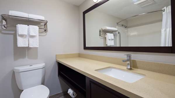  - SureStay Plus by Best Western West Chula Vista - I-5, Exit 7B