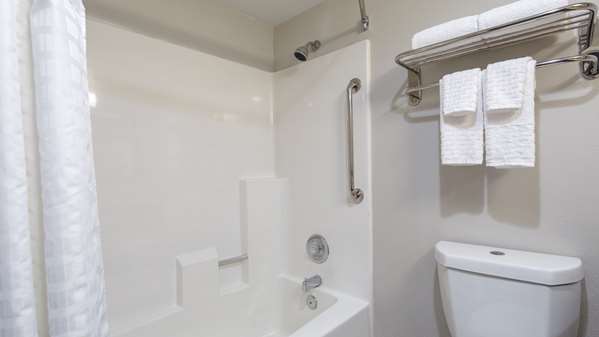  - SureStay Plus by Best Western West Chula Vista - I-5, Exit 7B