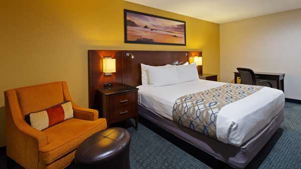  - SureStay Plus by Best Western West Chula Vista - I-5, Exit 7B