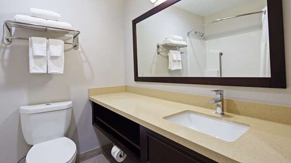  - SureStay Plus by Best Western West Chula Vista - I-5, Exit 7B