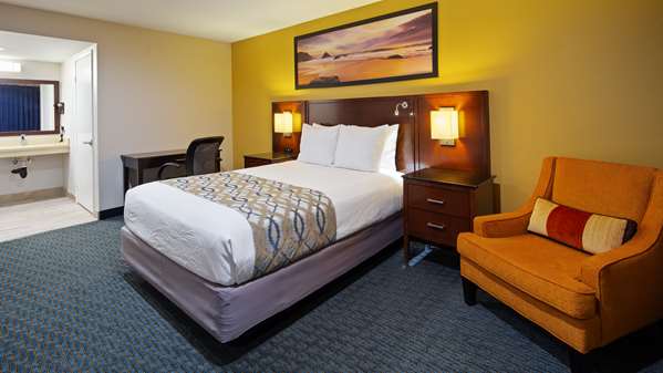 - SureStay Plus by Best Western West Chula Vista - I-5, Exit 7B