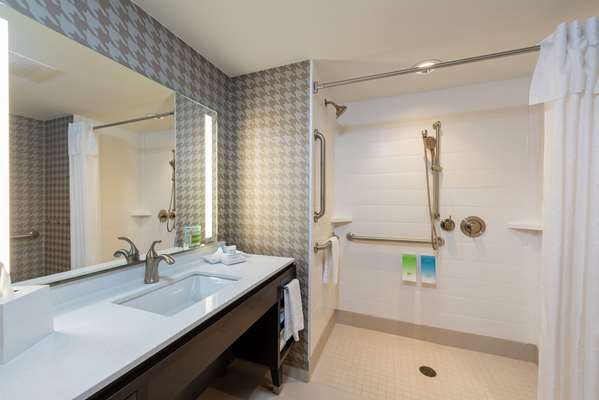  - Home2 Suites by Hilton Appleton - I-41, Exit 137