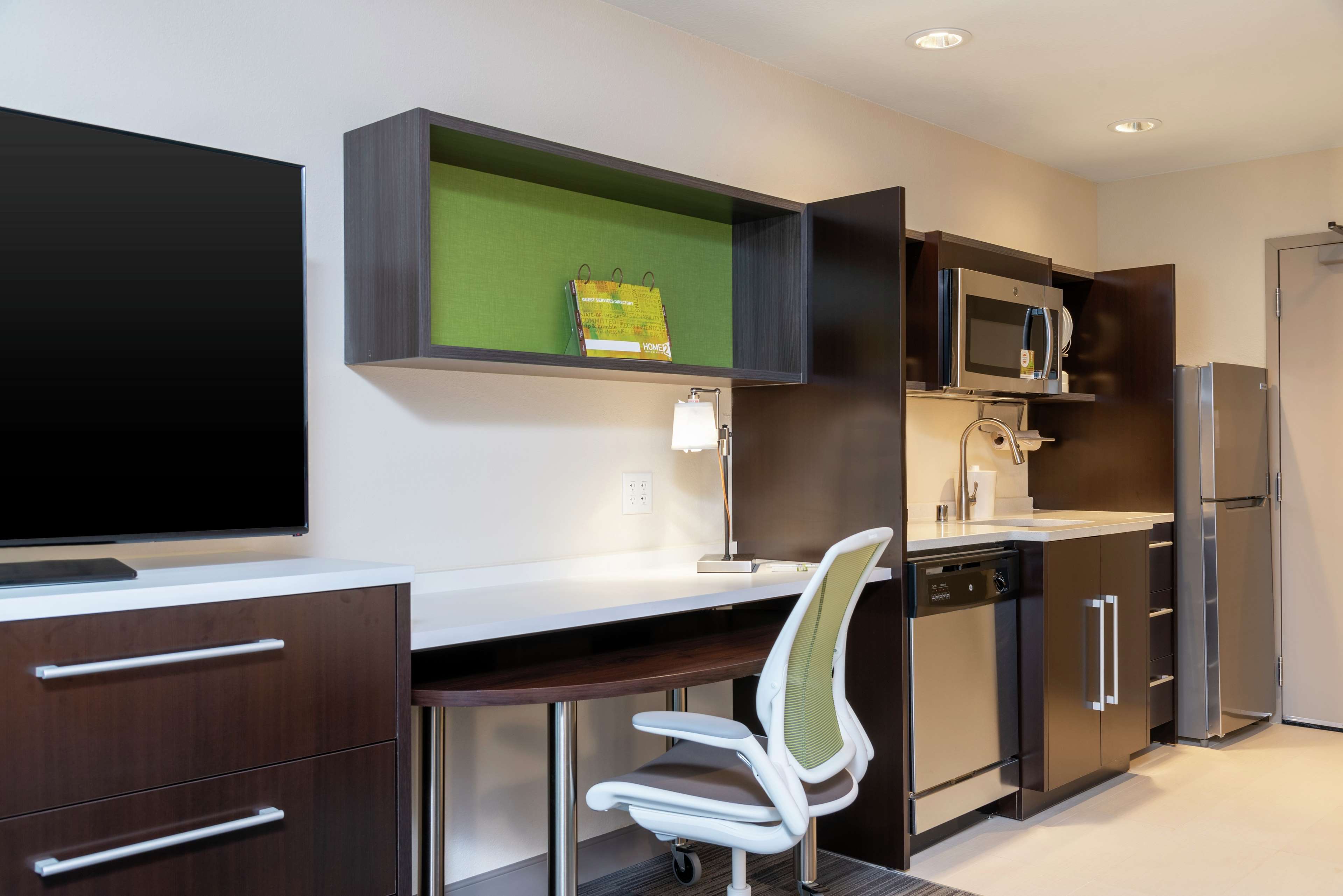Home2 Suites by Hilton Appleton Room Type - 1KG HEARING ACC STUDIO NS