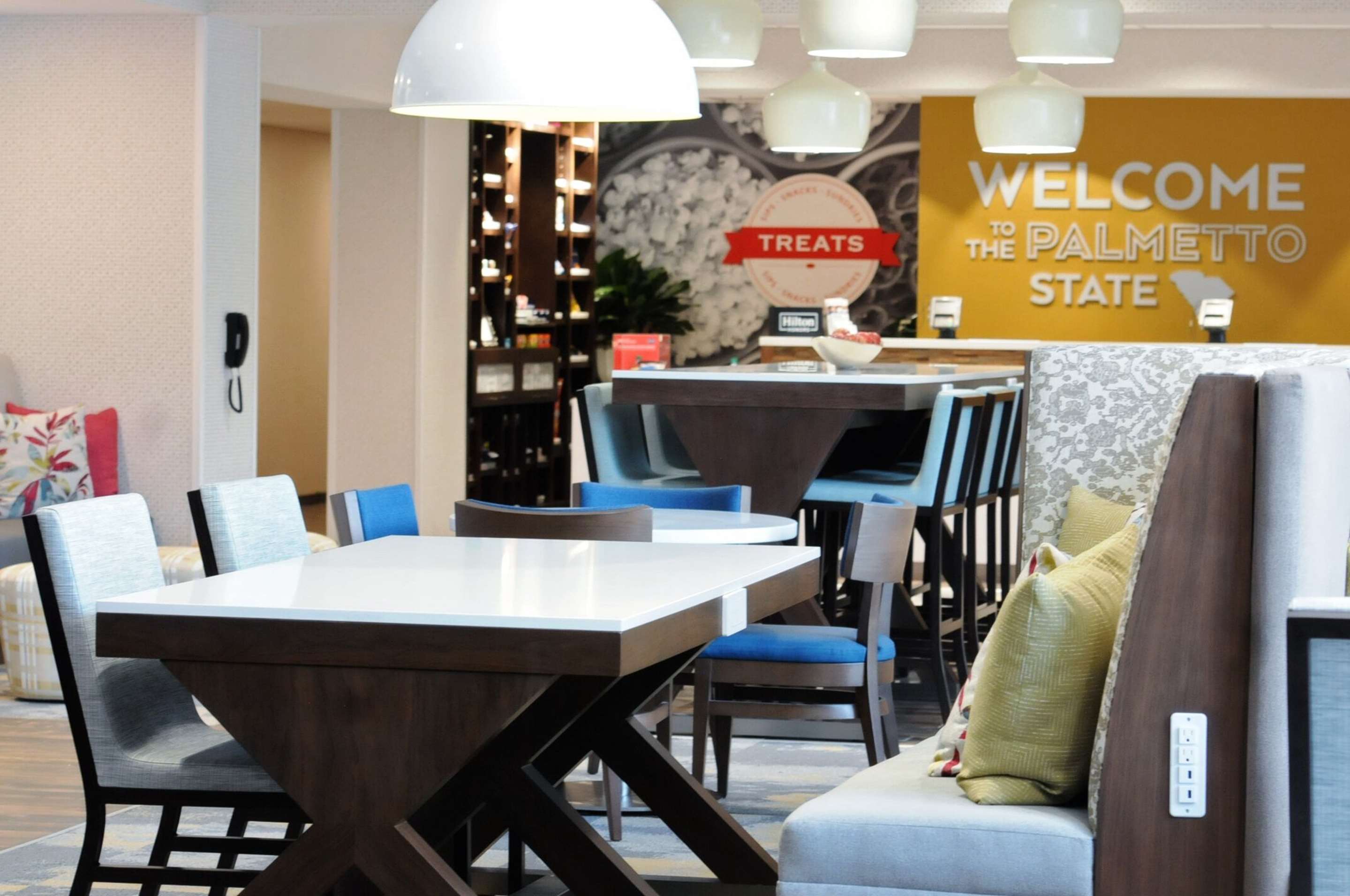 Lobby | Hampton Inn Camden, SC