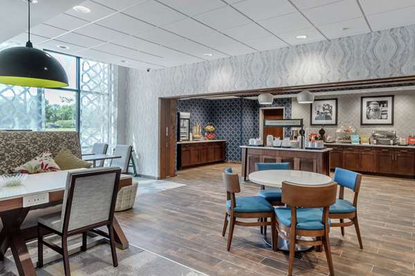 Amenities - Hampton Inn Camden