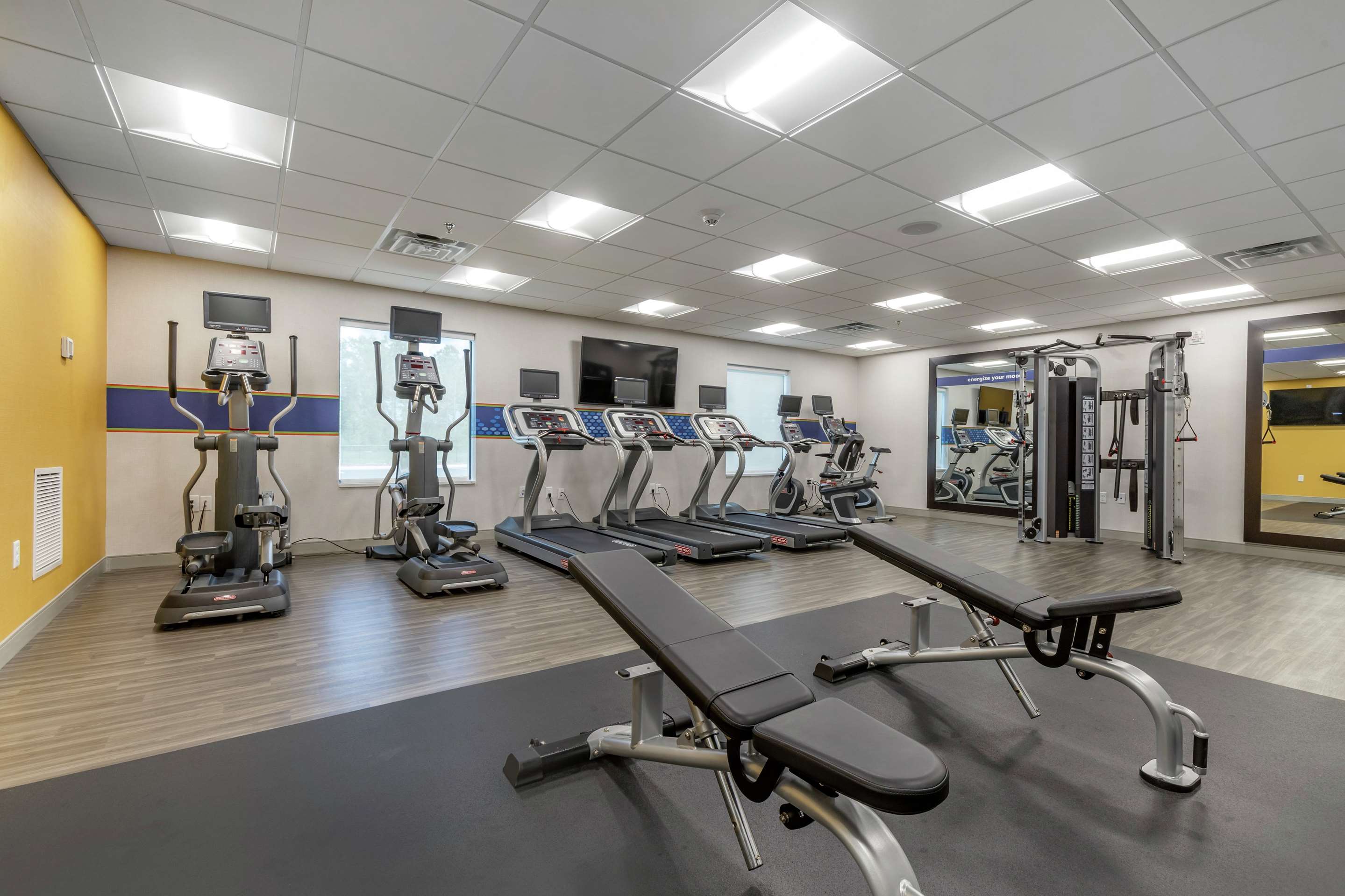 Health club fitness center gym | Hampton Inn Camden, SC