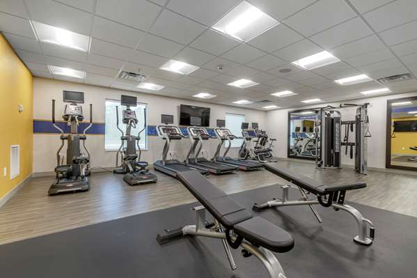 Fitness/ Exercise Room - Hampton Inn Camden