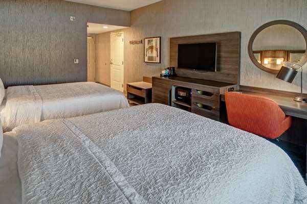  - Hampton Inn Airport Fresno